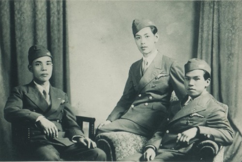 写真１０　航空機関学校の制服