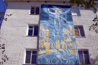 宇宙飛行士の絵が飾られた建物
