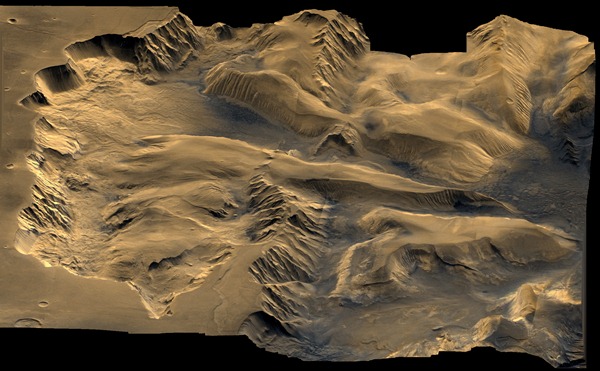図５　マリネリス峡谷（©NASA）