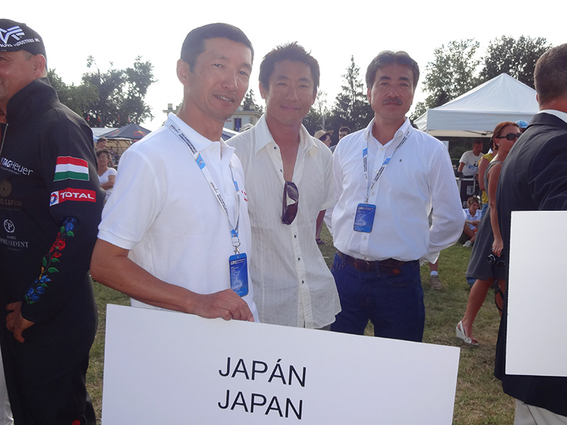 ※図６ 世界選手権に参加した日本チーム（飛行機・2012年）