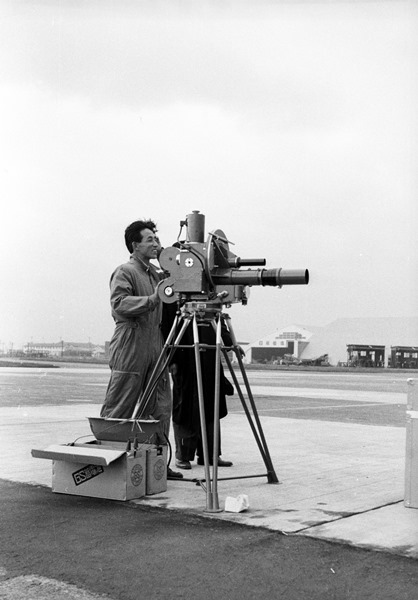 写真１４　ヴィンテン・テイクオフカメラ。離着陸距離を測定する。